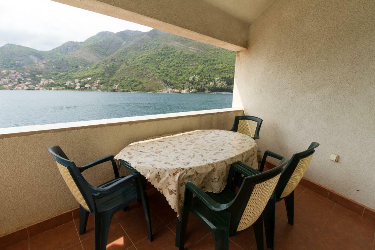 Apartmani Vesna Tivat Eksteriør bilde