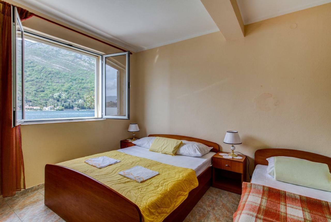 Apartmani Vesna Tivat Eksteriør bilde