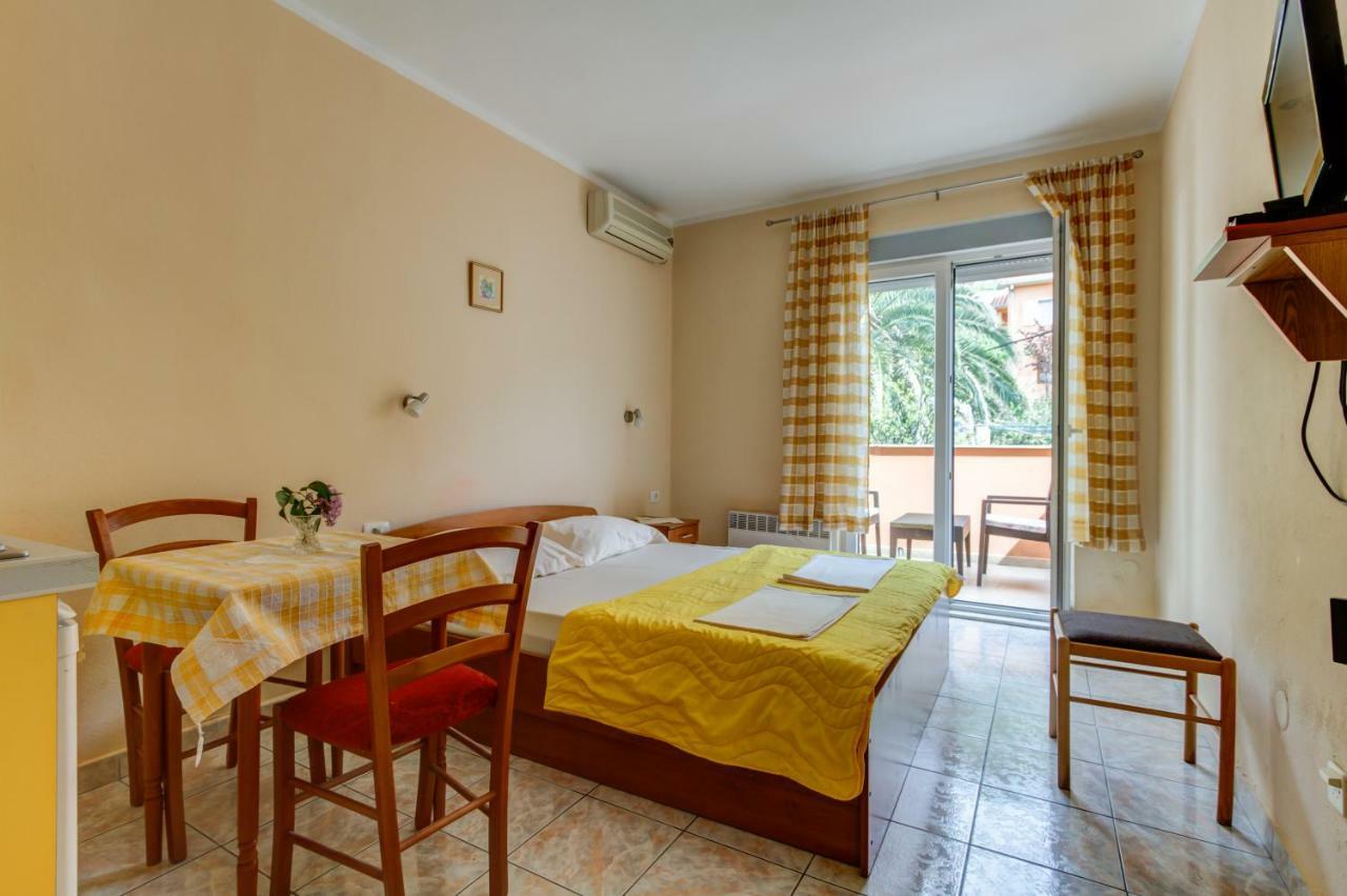 Apartmani Vesna Tivat Eksteriør bilde