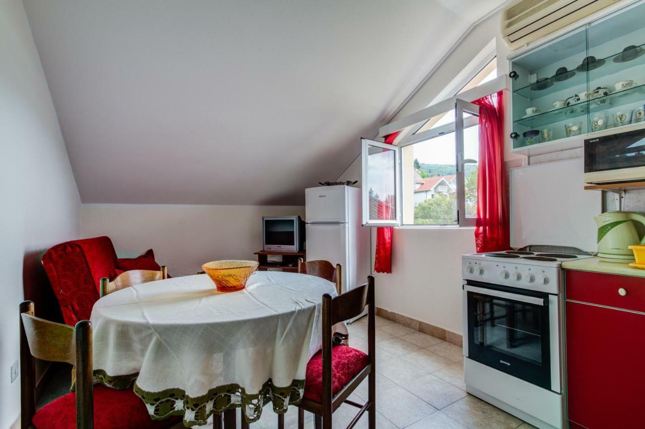 Apartmani Vesna Tivat Eksteriør bilde